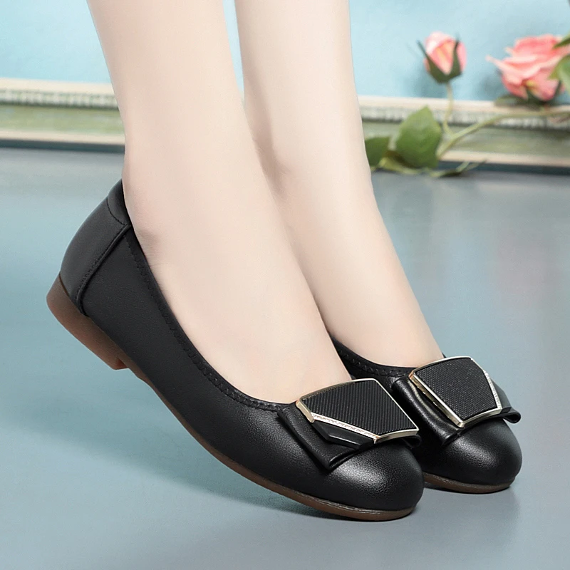 AIYUQI Women Beanie Shoes Fall Genuine Leather Flat Casual Shoes Women Round Toe Large Size Non-slip Mom Shoes
