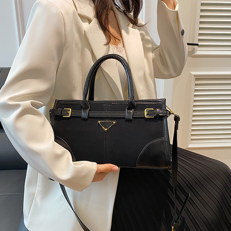 Free Shipping Matte Retro High-end Fashion Handbag 2025 New Niche Casual Designer Handbag