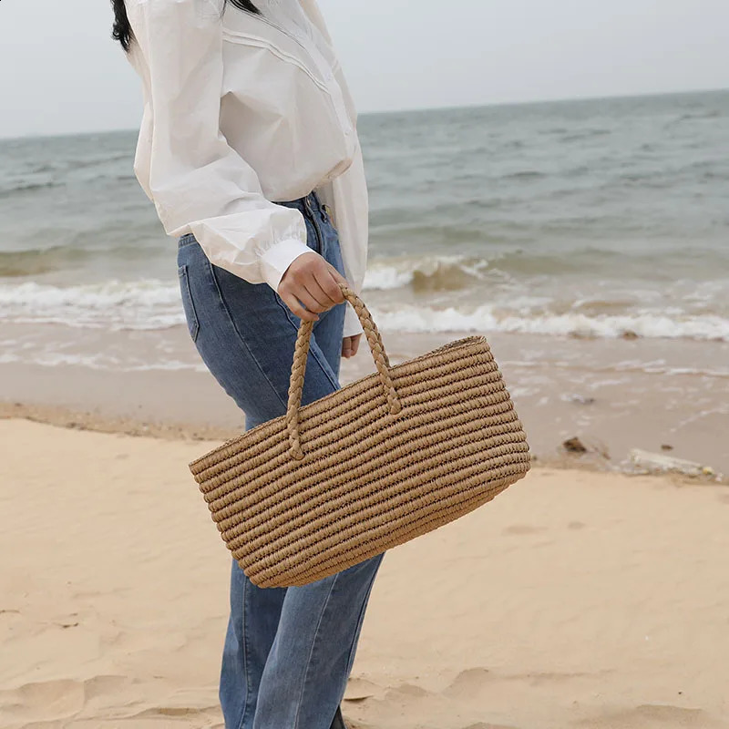 Woven Bag Handmade Woven Bag Portable Vegetable Basket Womens Large Capacity Beach Bag 241205