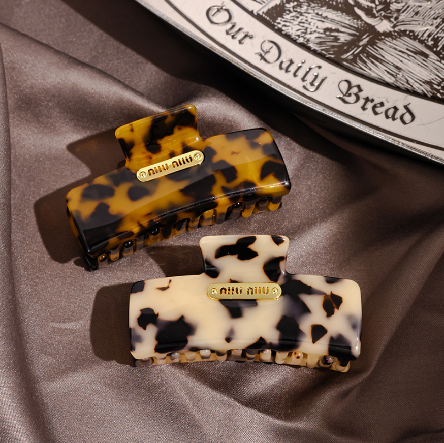 Luxury French Alloy Hair Clip Leopard Print Color Vintage Style Shark Hair Clips Classic Trendy Hair Jewelry Girl Friend Gift Face Washing Makeup Hair Clamps