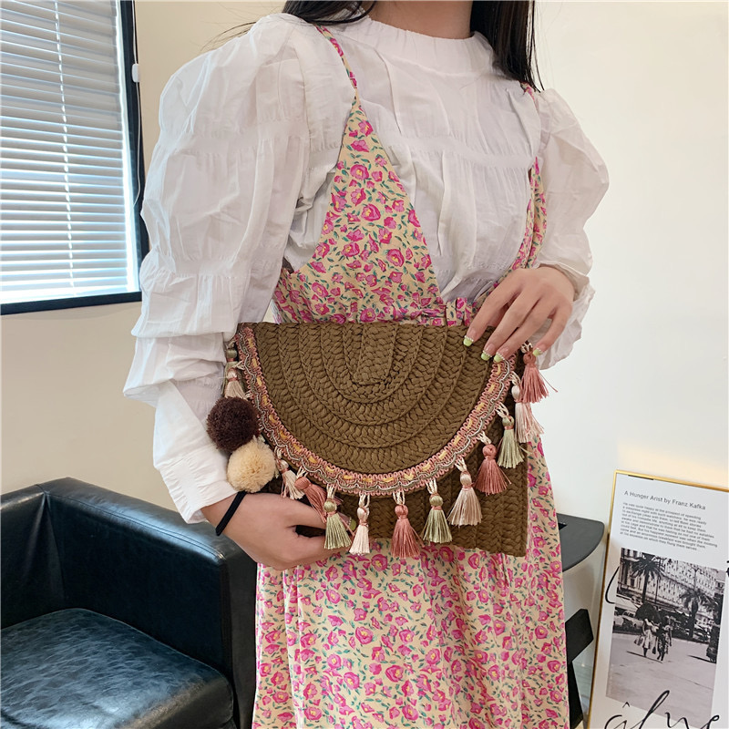 2025 new Ethnic handmade woven for women Bohemian style handbag with tassel envelope shoulder bag zhanyishengli