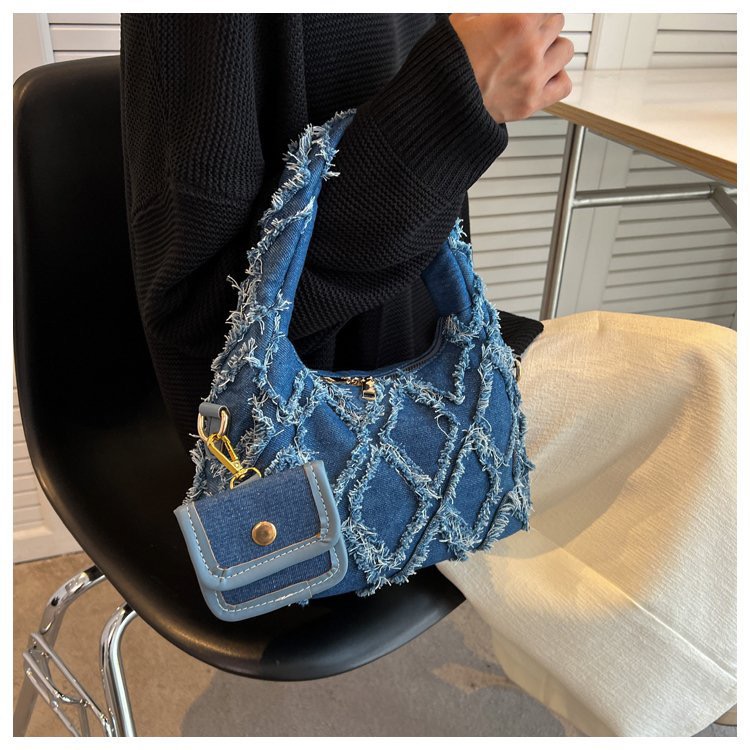 This Rhombus Denim Handbag Is Stylish, Simple , Suitable for Work, Commuting and Dating. H6.26