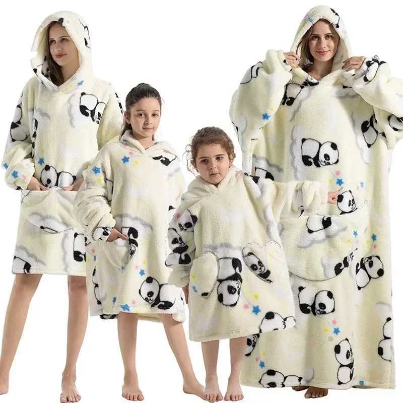 Family Look Long Oversized Homewear Blanket Hoodie For Adult Wearable Sherpa Winter Clothes Fleece Apple Women Men SweatshirtXJ241211