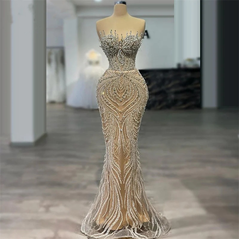 Glamorous Wedding Dresses Diamond Mermaid Bride Gowns Sequins Beading Strapless Customize Sleeveless Sweep Train Bridal Dress Plus Size Vestido de nov