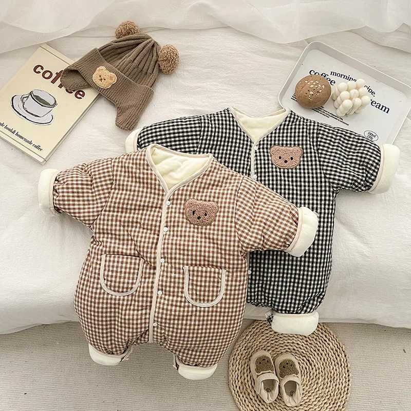 Winter baby girl boy jumpsuit baby thick cotton jumpsuit Korean checkered long sleeved tight fitting clothing newborn baby clothing M241211