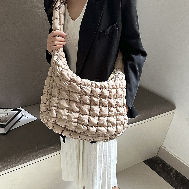2025 Designer New 3 Free shipping pleated cloud womens large capacity crossbody Korean casual cotton clothing tote bag
