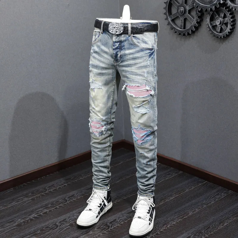 Street fashion mens jeans retro washed blue stretch slim fit open top jeans mens pink leather patch hip-hop pants 241205