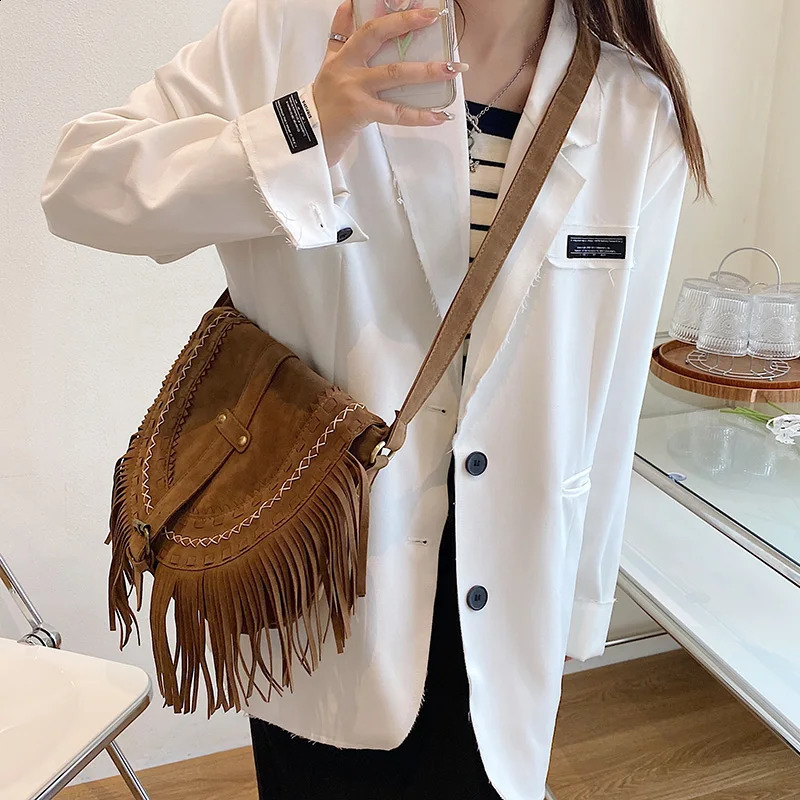 Soft Strap-on Interior Zipper Pocket Shoulder Bags Solid Nylon High Quality Bags for Women Fashion Velvet Saddle Bag 241210
