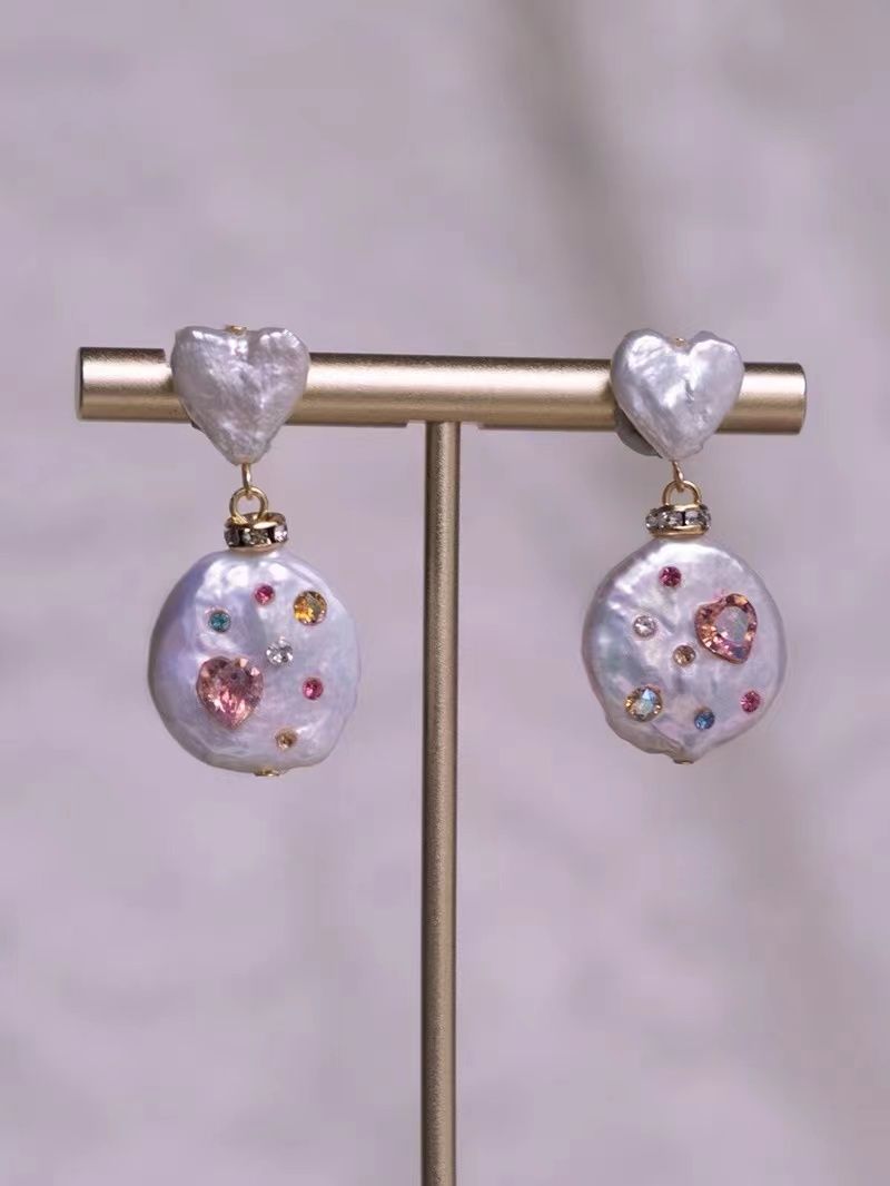 Elegant Gold Pearl & Heart Crystal Earrings - Unique Temperamental Design for Women