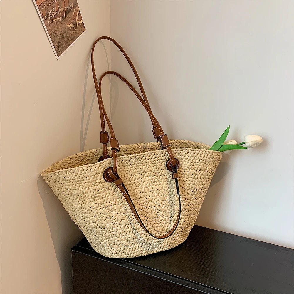 Woven bag womens beach bag summer large capacity commuting bag fashionable womens handbag womens shoulder bag handmade beach bag 241205
