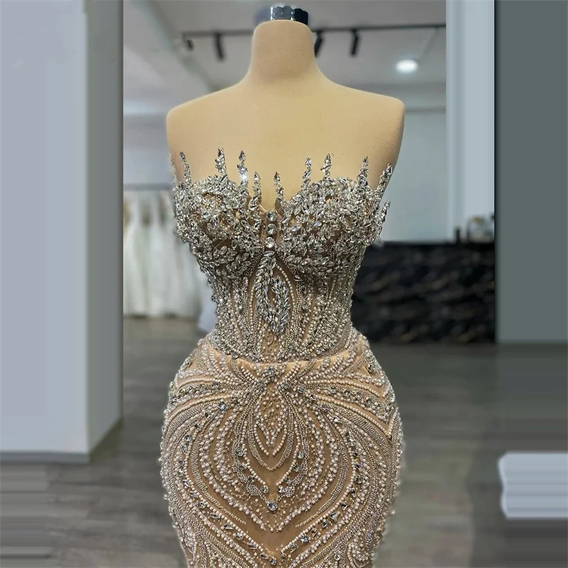 Glamorous Wedding Dresses Diamond Mermaid Bride Gowns Sequins Beading Strapless Customize Sleeveless Sweep Train Bridal Dress Plus Size Vestido de nov