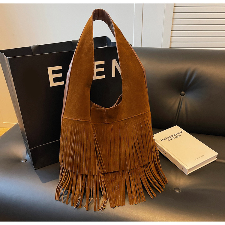 American matte tassel shoulder New 2024 large capacity tote bag, vacation style bohemian armpit bag