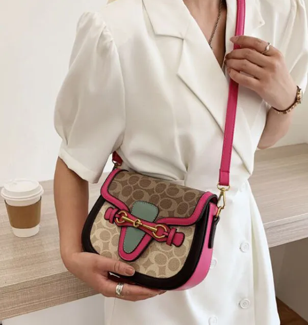 Evening Bags 2024 Women's Bag Trend Luxury Designer Handbag Retro Fashion High Quality Black Brown Red Crossbody Shoulder size 21-17-7.5cm a2