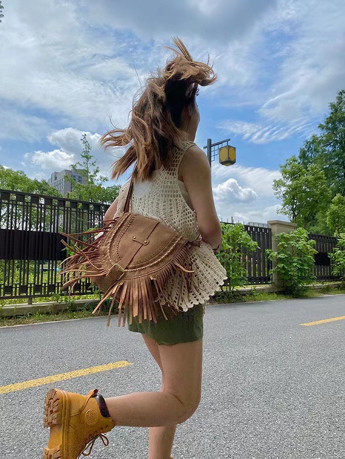 2025 new New Beach Single Shoulder Diagonal Straddle Imitation Deer Skin Veet Tassel Large Capacity Summer Travel Essential Women's Bag zhanyishe