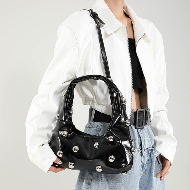 2025 new Fashionable and versatile rivet handbag for women new simple underarm bag, popular single shoulder commuting bag