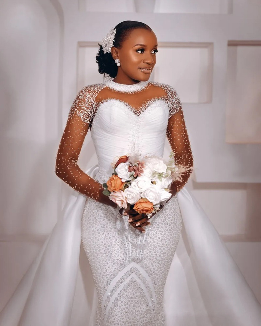 2025 Plus Size African Dress Bride Bridal Detachable Train Illusion Mermaid Long Sleeves Sheer Neck Beaded Lace Wedding Gowns For Black Women 0107