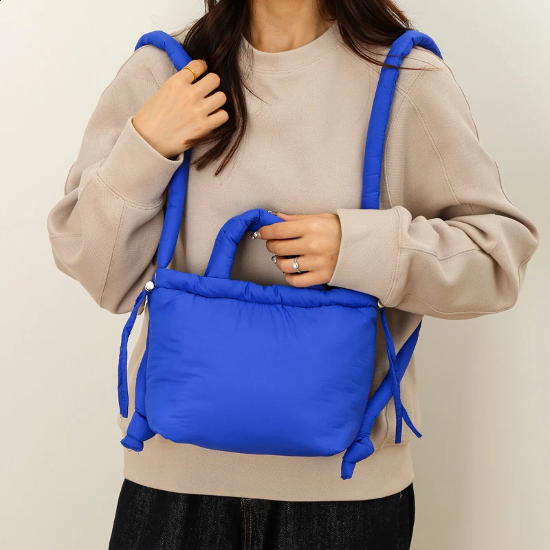 Large Capacity Nylon Casual Youth Crossbody Bags Interior Compartment Bags for Women Sewing Thread Womens Handbags 241210