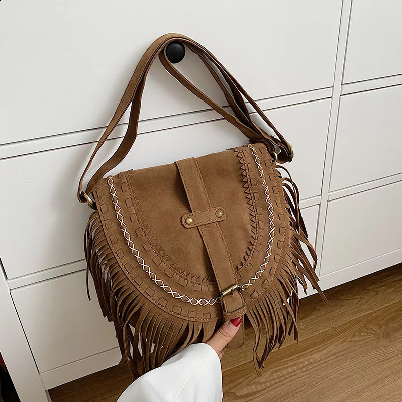 Soft Strap-on Interior Zipper Pocket Shoulder Bags Solid Nylon High Quality Bags for Women Fashion Velvet Saddle Bag 241210