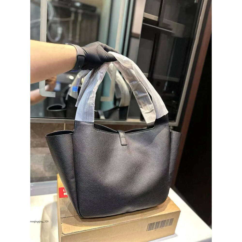 Designer Women ultra Fire Poplar Forest Designershobo single shoulder portable large capacity Tote bag handbag for gift