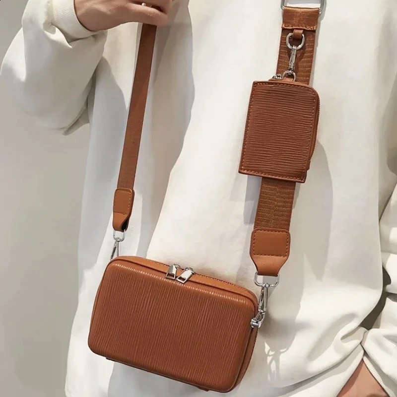 Spring Mens Bag Fashionable and Simple Crossbody Bag Trendy and Personalized Shoulder Bag Couple Style Unisex 241210