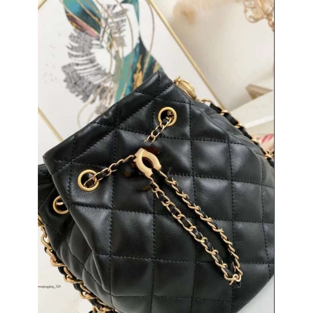 2023 s Designers Clutch large Shopping Bags Handheld bag accessories chains are equipped with handbags, mirrors, short chain handles, and can be hand bags 10A elegance