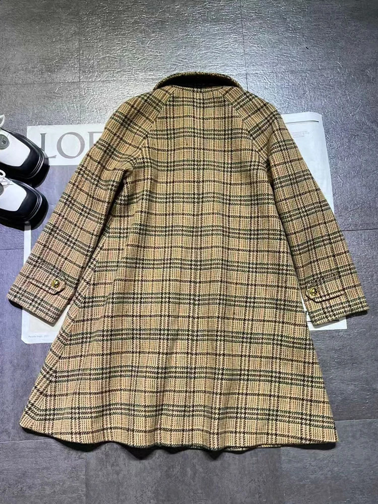 British style vintage plaid doll collar single breasted wool coat fall womens fashion allmatch long jacket 241210