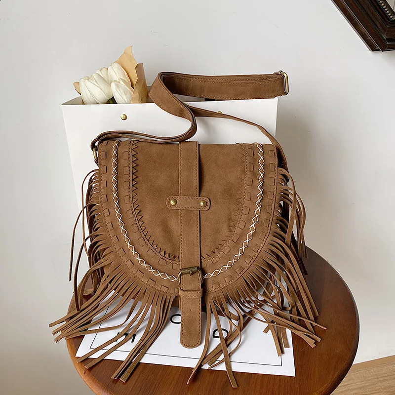 Soft Strap-on Interior Zipper Pocket Shoulder Bags Solid Nylon High Quality Bags for Women Fashion Velvet Saddle Bag 241210