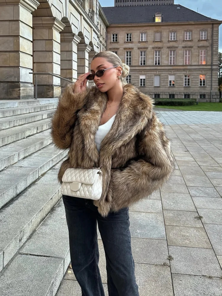 2025 Women Chic Brown Oversized Full Sleeve Plush Furry Jacket Winter y Lapel Thicken Fluffy Fur Coat Lady High Streetwear 241211