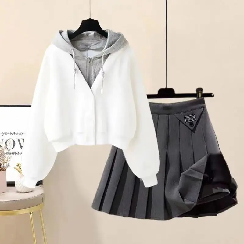 Plush Thickened Casual Long Sleeved Hooded Mini Pleated Skirt Twopiece Set Fashionable Womens 241211