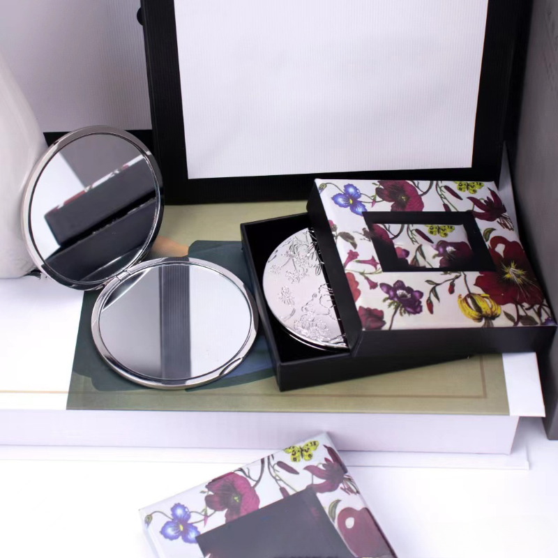 Luxury G Letters Hand Gift Compact Mirrors Grass Gold Silver Vintage Double Sided Portable Enlarged Classic Designer Makeup Mirror Folding with Brand Box