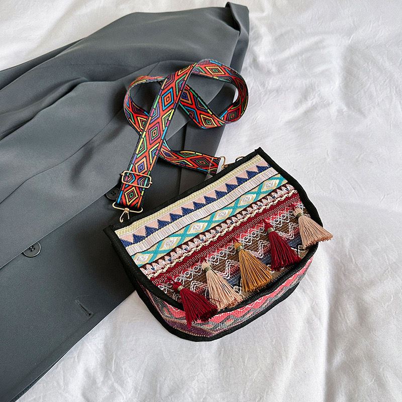 2025 new Printed canvas tassel personalized western crossbody bag Bohemian TK zhanyishengli