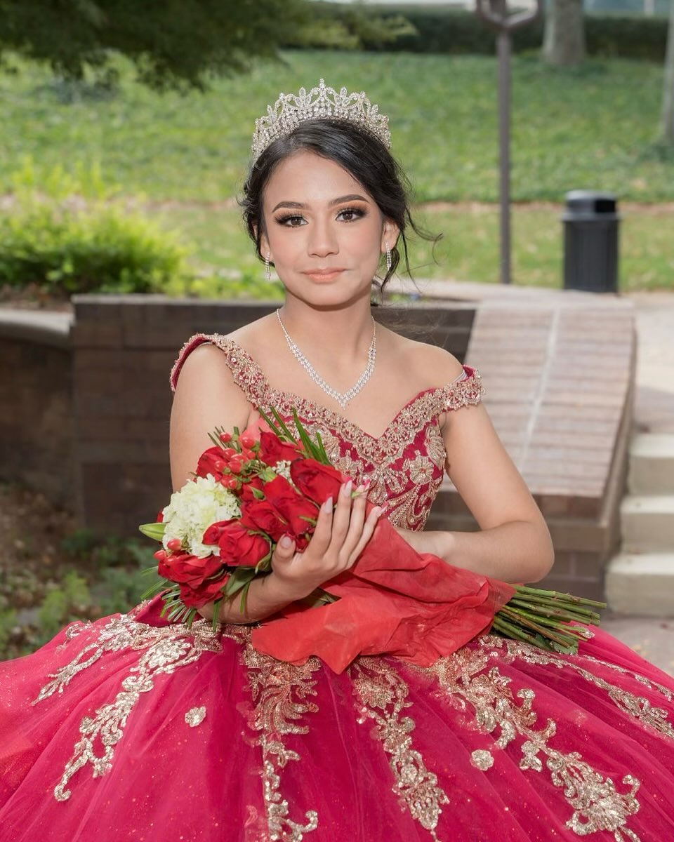 Sequined Red Appliqued Ball Gown Quinceanera Dresses Beaded Prom Gowns Off The Shoulder Necke Sixteen Sweet Tulle Masquerade Dress