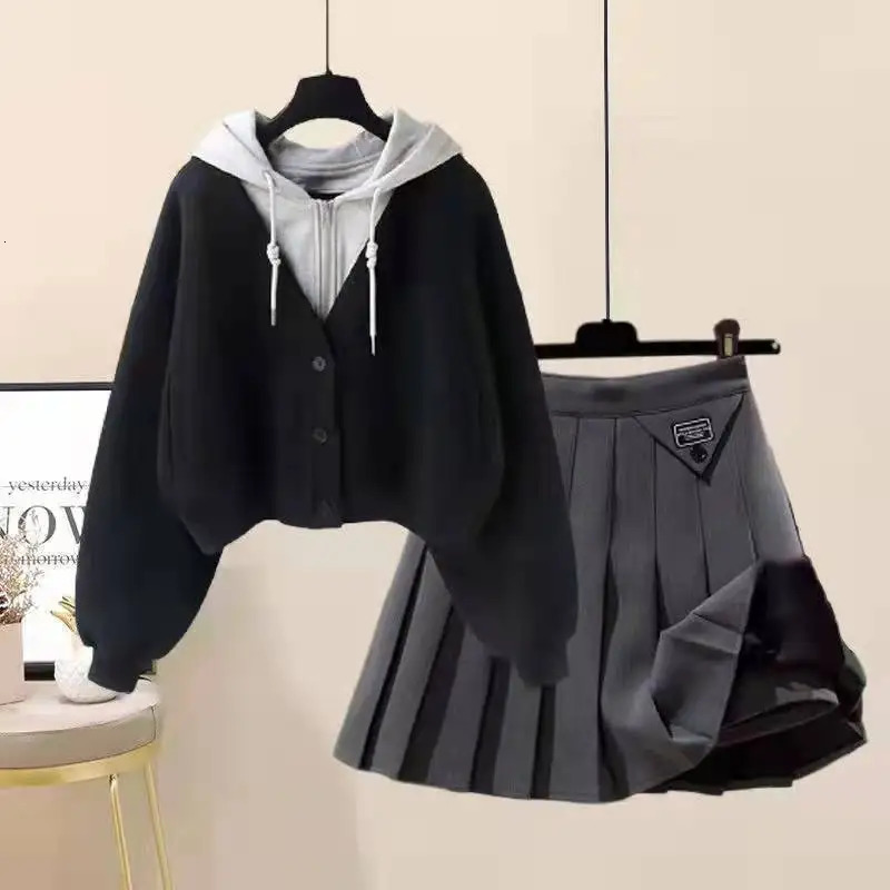 Plush Thickened Casual Long Sleeved Hooded Mini Pleated Skirt Twopiece Set Fashionable Womens 241211