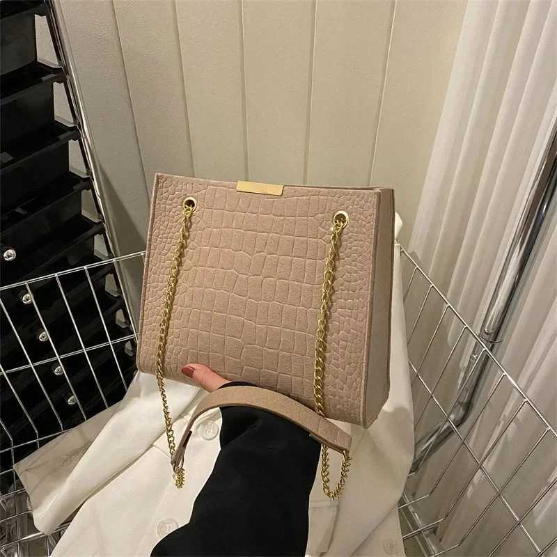 New Arrival New solid color womens trendy cross shaped large capacity crocodile printed shoulder bag for girls casual womens bag T250318