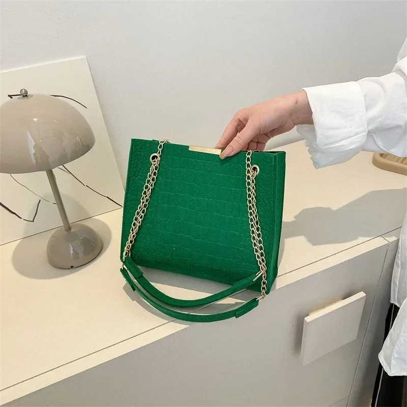 New Arrival New solid color womens trendy cross shaped large capacity crocodile printed shoulder bag for girls casual womens bag T250318