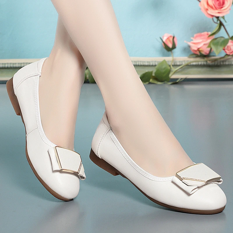 AIYUQI Women Beanie Shoes Fall Genuine Leather Flat Casual Shoes Women Round Toe Large Size Non-slip Mom Shoes