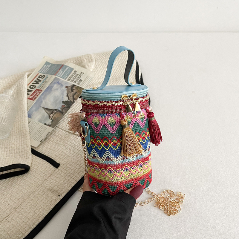 2025 new Tassel chain personalized western-style women's ethnic, artistic, national style crossbody bag, spring and summer trendy shoulder bag zh