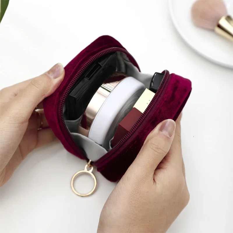 Embroidered Letter Makeup Bag for Womens Small Lipstick Earplugs Sanitary Napkins Storage Bag 241204