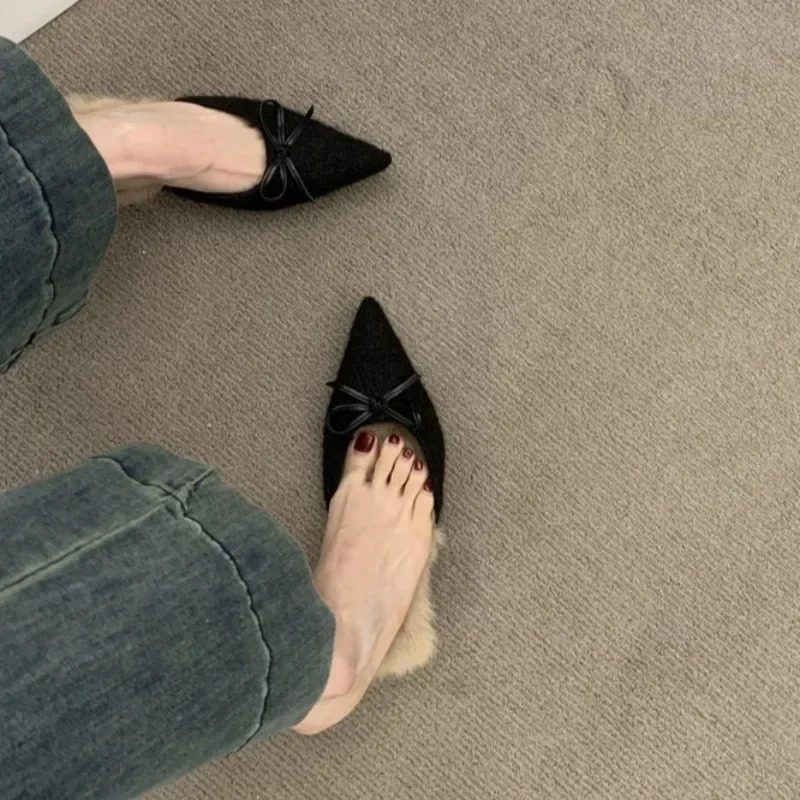 Womens Pointed Toe Cotton Slippers Fashionable Autumn Style Plus Velvet Warm Comfortable and Elegant Ladies Trendy Slippers 241220