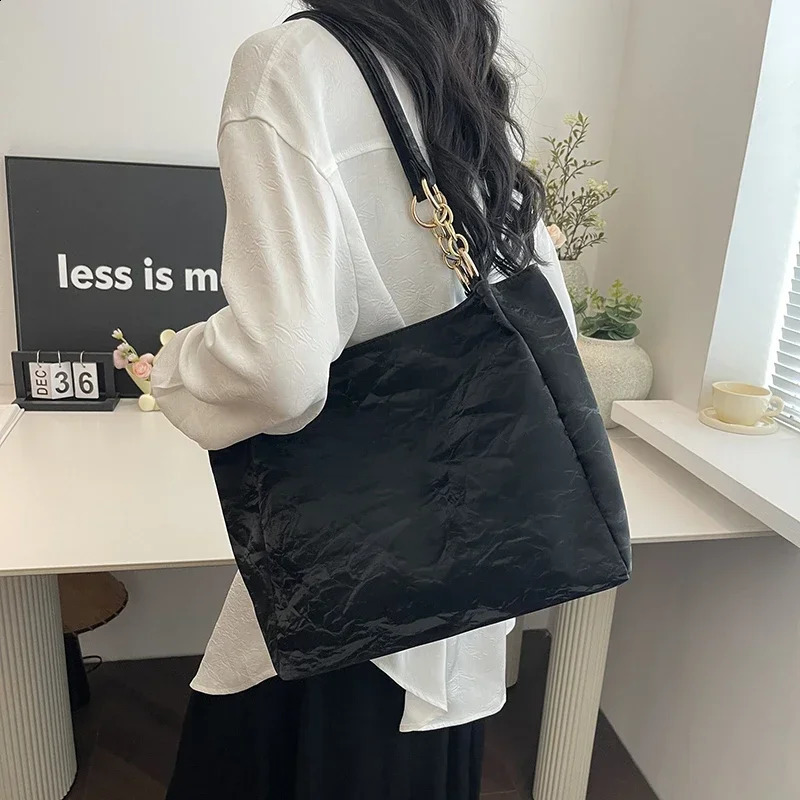 Nylon Solid Hasp Fashion Shoulder Bags High Quality Retro Concise Trend Personality Concise Large Size Shoulder Bags 241210