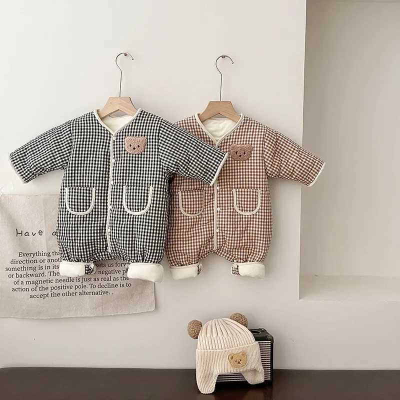Winter baby girl boy jumpsuit baby thick cotton jumpsuit Korean checkered long sleeved tight fitting clothing newborn baby clothing M241211