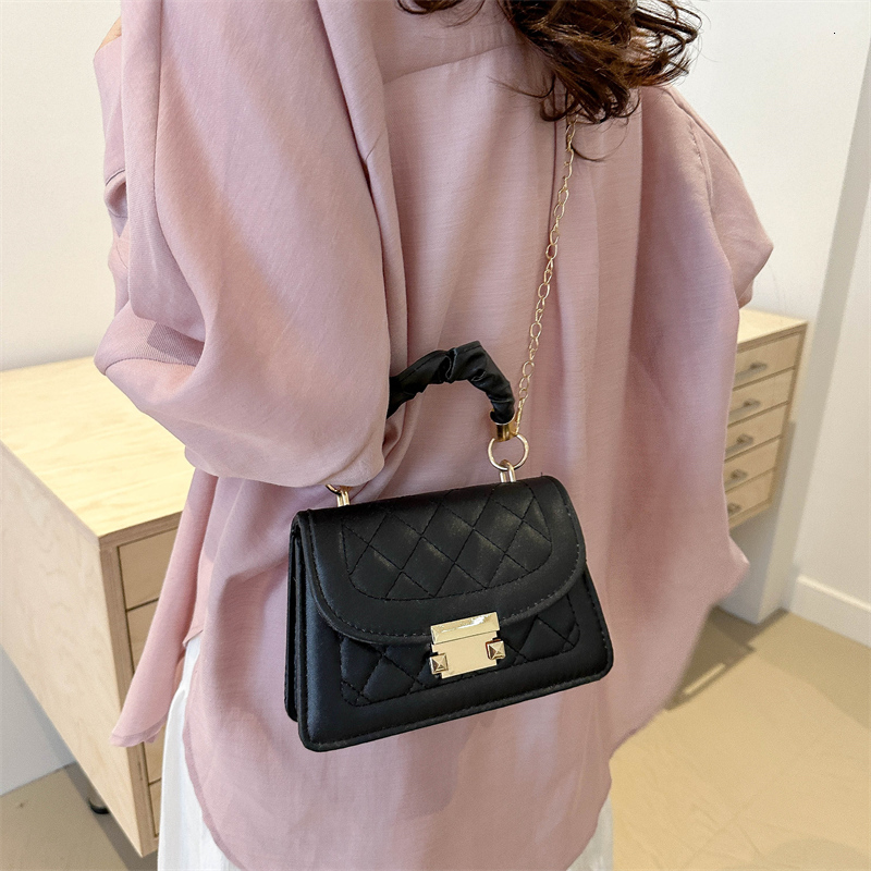 Casual Designer Women's PU Solid Color Bag Metal Decoration Flip Cover Outdoor Handbag Wallet