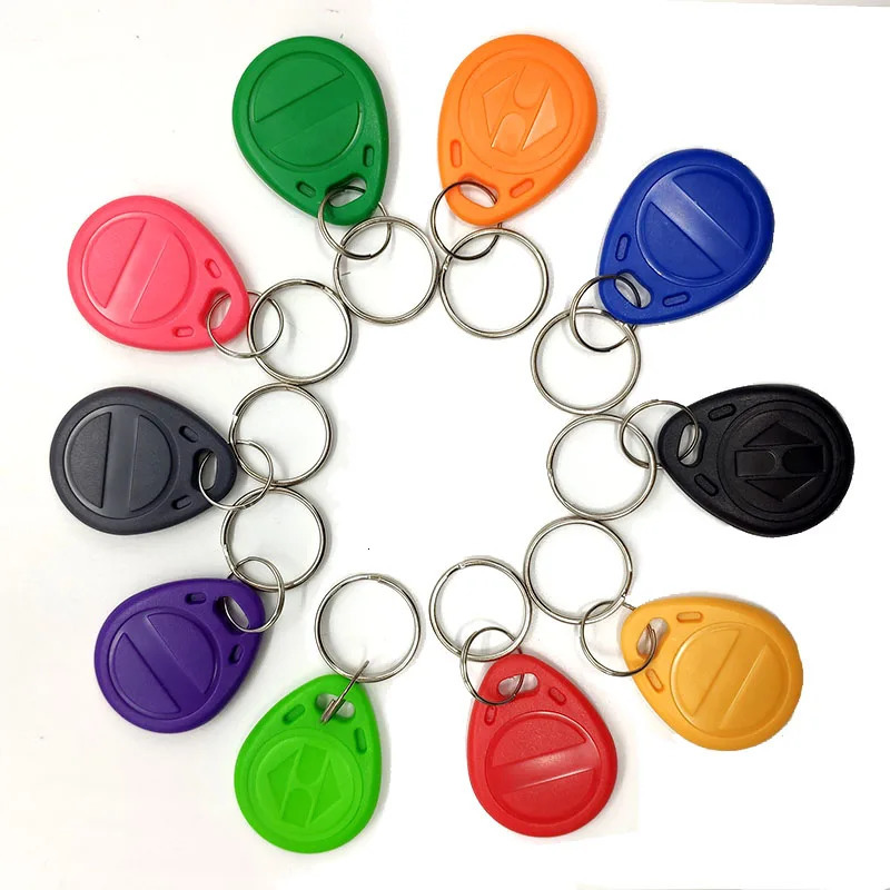 100pcs EM4305 T5577 Copy Rewritable Repeat RFID Tag Copy EM4100 125KHZ Card Close ID Token Keychain 241209