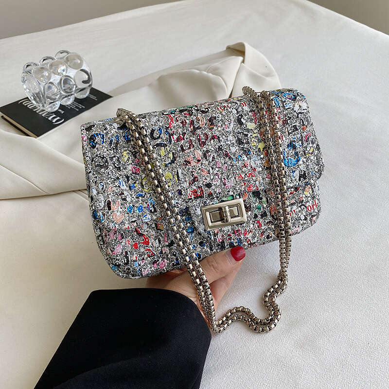 Korean version versatile chain underarm bag for women, niche graffiti style single shoulder crossbody unique small square bag, 2024 new style, chic an