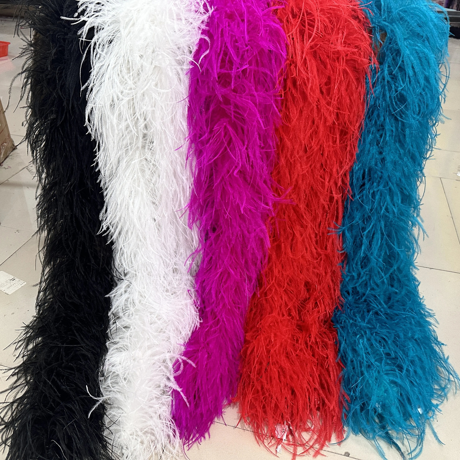 2M Color Fluffy Ostrich Feather Boa 6 10Ply True Feather Boa Party Wedding Ostrich Plumes Decorative Clothing Sewing Accessories 241212