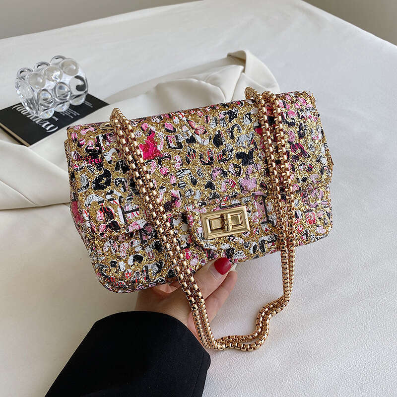 Korean version versatile chain underarm bag for women, niche graffiti style single shoulder crossbody unique small square bag, 2024 new style, chic an