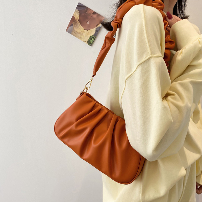 2025 new Spring wrinkled cloud dumpgs, new underarm single shoulder crossbody bag, internet famous niche package zhanyishengli