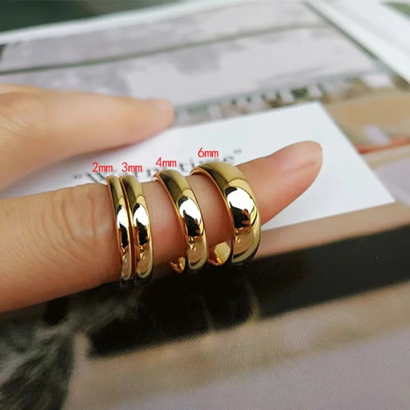 Classic 18K goldplated couple ring wedding engagement minimum value simple and smooth stainless steel mens womens jewelry 241210