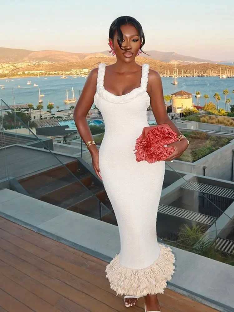 Urban Sexy Dresses 2025 Holiday Dress Elegant Lace Solid Color Dress Sexy Backless Ultra Thin Tassel Bottom Womens Dress Beach Party Tank Top Y241212N