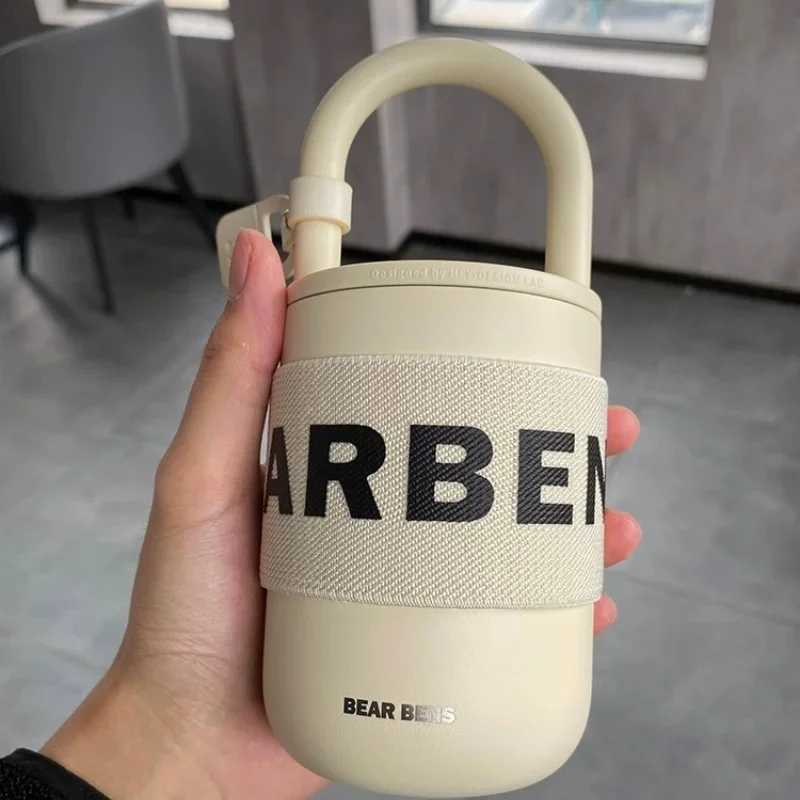 Water bottle shaped hot vacuum filled cup stainless steel portable travel 460ml Y241211